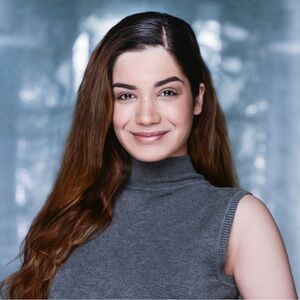 Meet your Posher, Helia